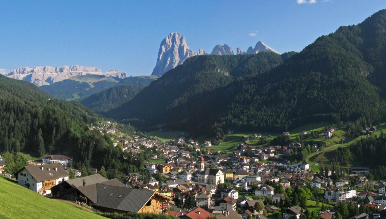 Holiday Apartments Costanzi Ortisei Luaran gambar